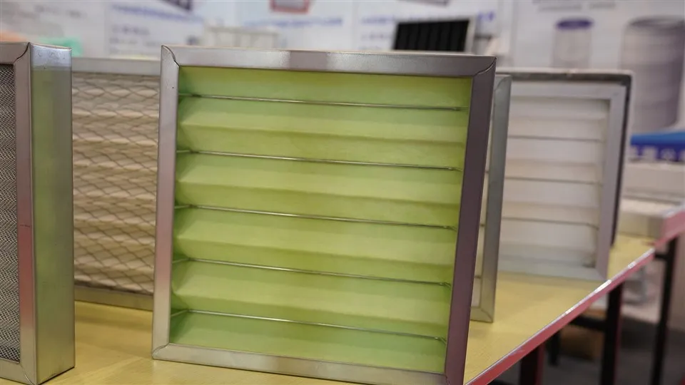 Profesjonell M5 M6 F7 F8 F9 Høyt støvbelastning Medium Bag Filter Media PP Panel Air Filter Roll Panel Plissert Filter